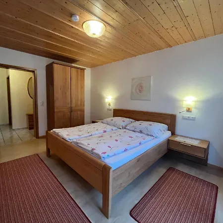 Apartment Und Kronner *